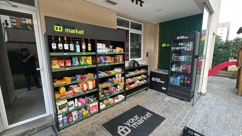 Loja Your Market em área externa coberta